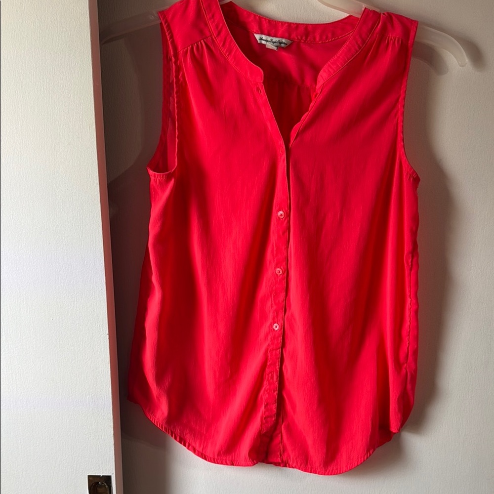 American eagle Sleeveless Pink Button-Up Top